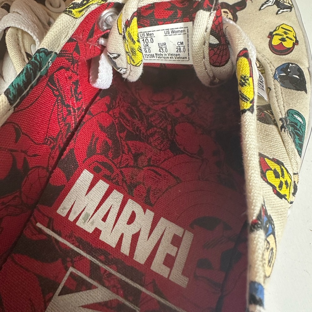 VansMarvel x Authentic 'Marvel Heads' Avengers Off White LaceUp Mens Sneakers 10 - Picture 14 of 15